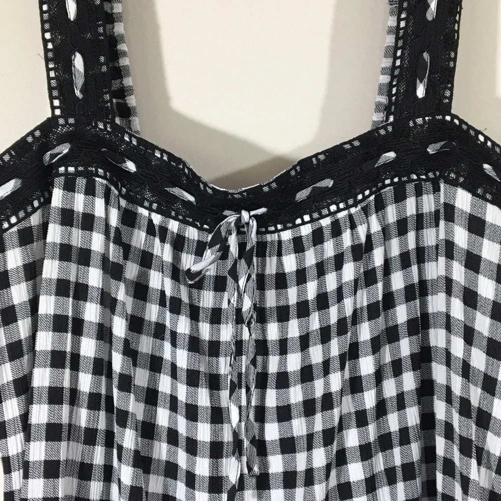 Torrid‎ Gingham and Lace Sweatheart Swing Cami Top - Picture 4 of 8